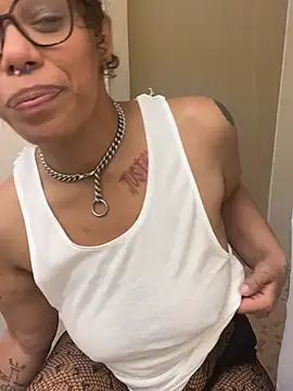 Desirae_Luciano's Webcam Show