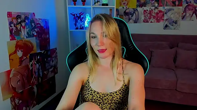 ElaraVoltage's Live XXX Chat