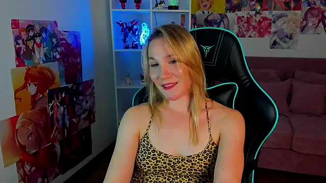 ElaraVoltage's Live XXX Chat