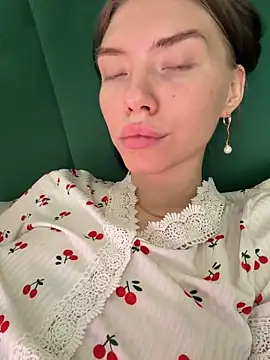 Lisaaa_Alisa লাইভ XXX চ্যাট