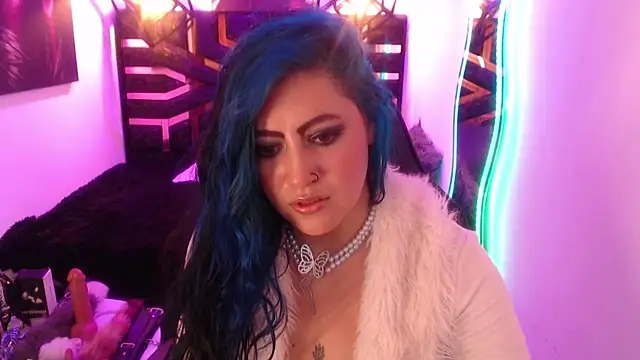 scarleth_blue Show in webcam