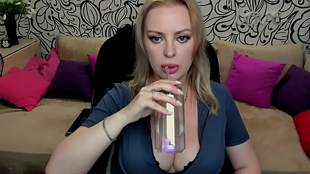 Hotdreamhere: απευθείας συνομιλία ΧΧΧ