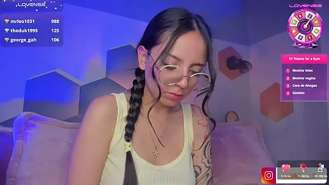 Czat XXX na żywo – kitty_patitas_suavesss