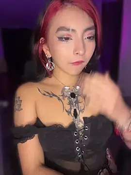 Pokazy przed kamerką – _g0thiccwitch_