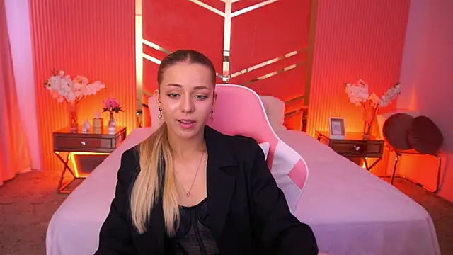 DoveLovee's Live Chat Room