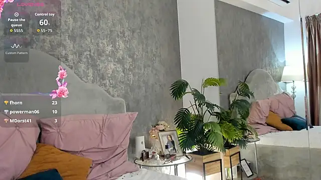 Živá chatovací místnost LisaCroft