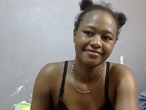 Czat XXX na żywo – Petite_Ebony10