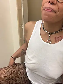 Desirae_Luciano's Webcam Show