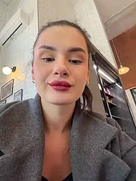 MiraReach Live XXX-chat