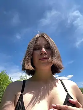 Webkamerová show JessieeFlirty