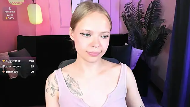 Živá chatovací místnost lucy_loy