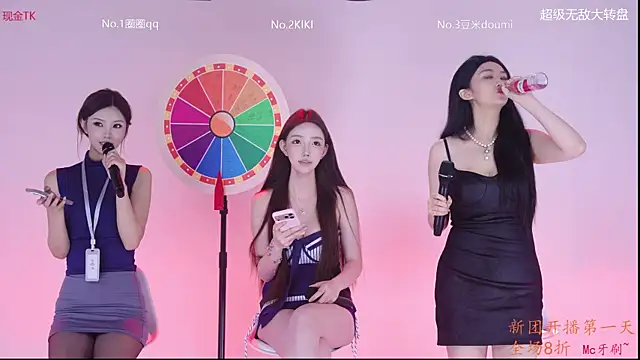 Velvet-Girls111 Pertunjukan Webcam