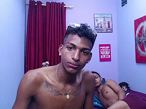XXX chat uživo modela black_twinks