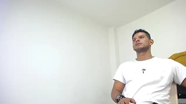 Chris_Dick23 Show in webcam