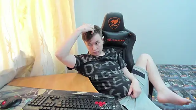 iliaskrislove webcam show