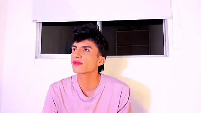 Erick_Velveth Adlı Modelin Canlı XXX Sohbeti