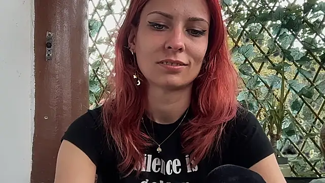 karo123421 Adlı Modelin Canlı XXX Sohbeti