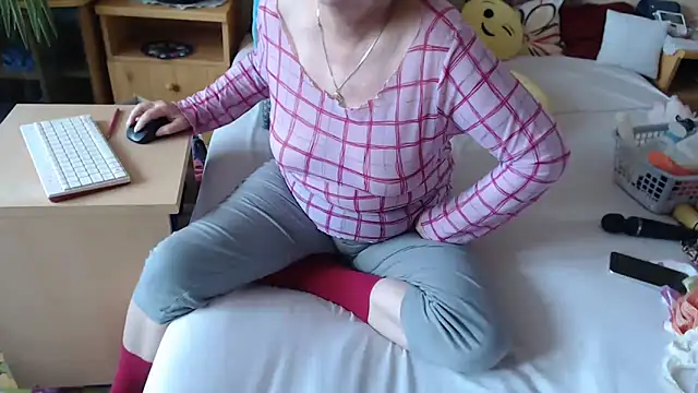 Онлайн чат XXX Dorina
