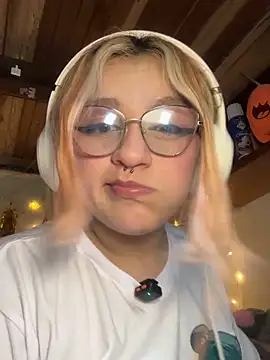 Sophia_Weest99のライブチャットルーム