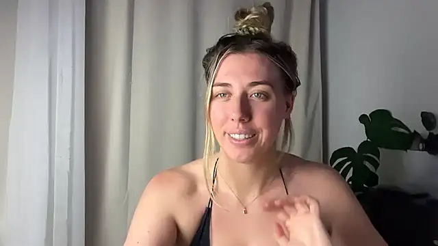 Aussielulu Adlı Modelin Canlı XXX Sohbeti