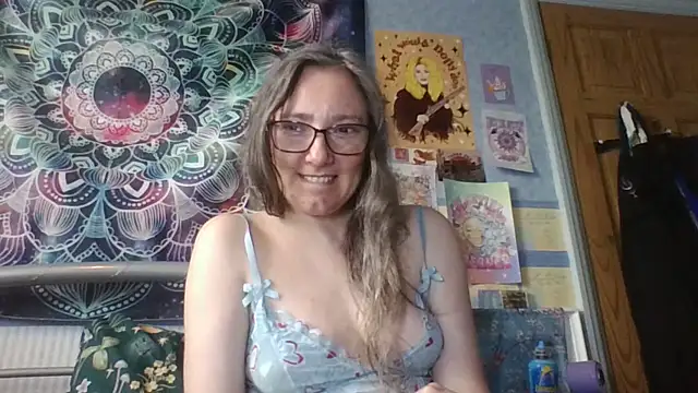Izzylove47 Adlı Modelin Web Kamerası Şovu