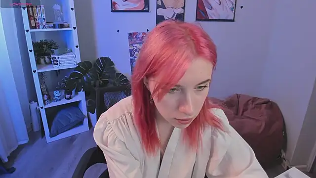 Živá chatovací místnost miraiakik