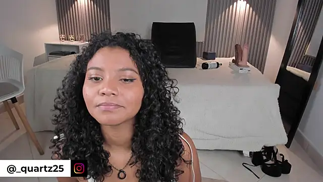 Chat XXX ao vivo de Zafiiraa