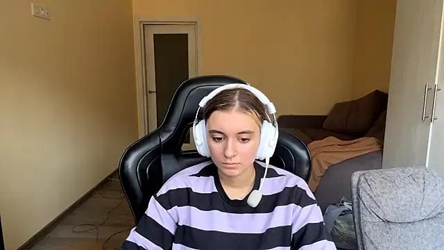 LueIvins Live chatroom
