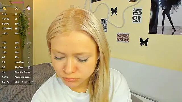 MidnightPoise live XXX chat