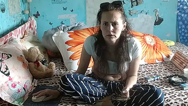 brighteyes77 Adlı Modelin Canlı XXX Sohbeti