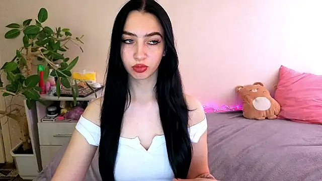 WildKittenX_ Adlı Modelin Canlı XXX Sohbeti