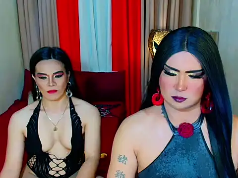 Incredible_Shemale Adlı Modelin Canlı XXX Sohbeti