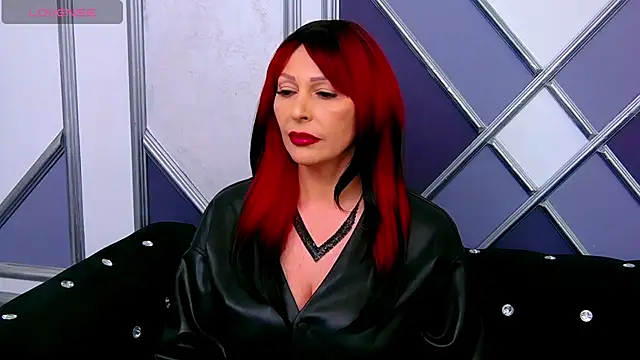 InesSharp élő XXX-chatje