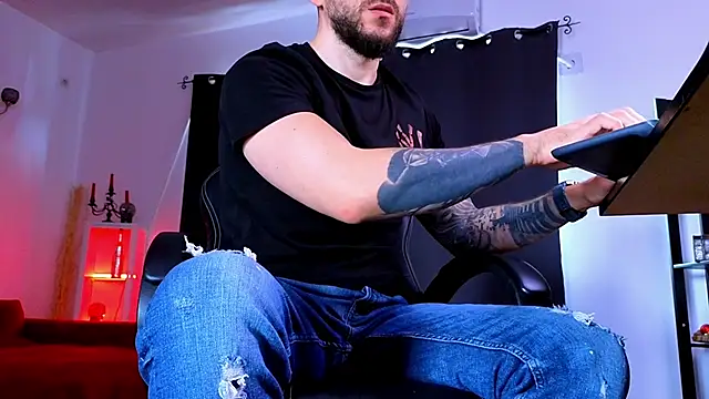 MightyAaron66 – Naživo XXX chat