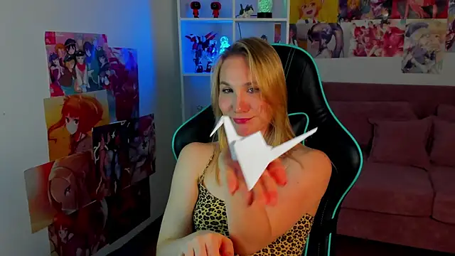 ElaraVoltagen Live XXX chat