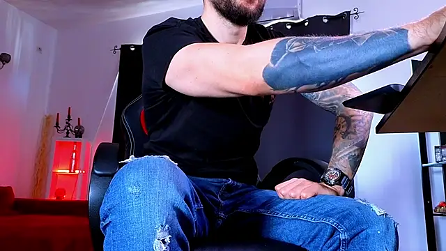 MightyAaron66 Chat XXX live