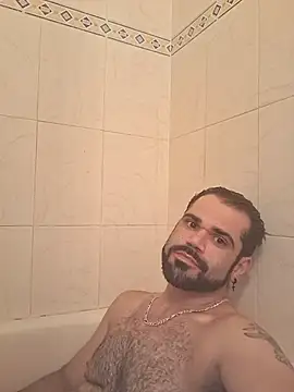 Zander823: διαδικτυακό σόου στην κάμερα