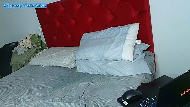 NicoDavisOfficial live XXX chat