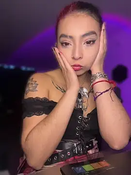Pokazy przed kamerką – _g0thiccwitch_