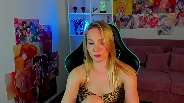 ElaraVoltage's Live XXX Chat
