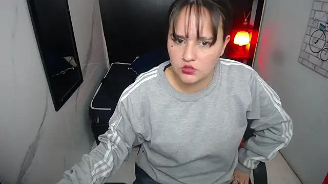emili_reyn Webbikameraesitys