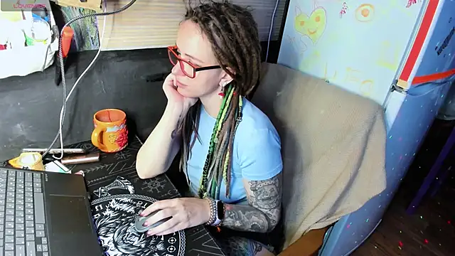 Živá chatovací místnost LisaFoxy_y