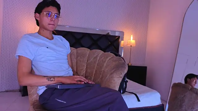 tian_sex's Webcam Show