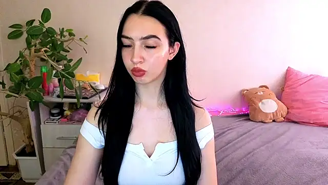 WildKittenX_'s Live XXX Chat