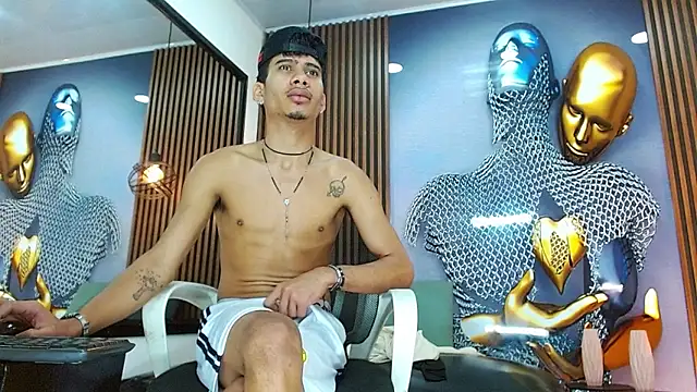 Skinny_cute_Alyer webcam show
