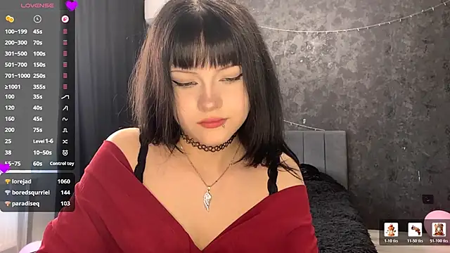 EmilyEmbears Pertunjukan Webcam