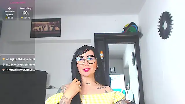 Vicky_hotmilf Adlı Modelin Canlı XXX Sohbeti