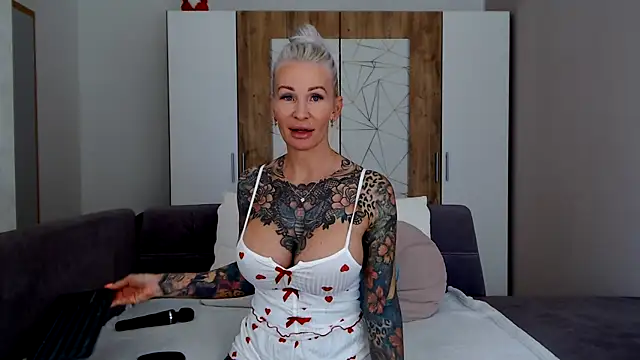 TallyHeart Adlı Modelin Canlı Sohbet Odası