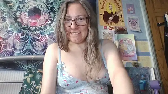 Izzylove47 – webcam-show