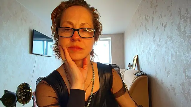 Chat XXX en directo de LioraWeiss
